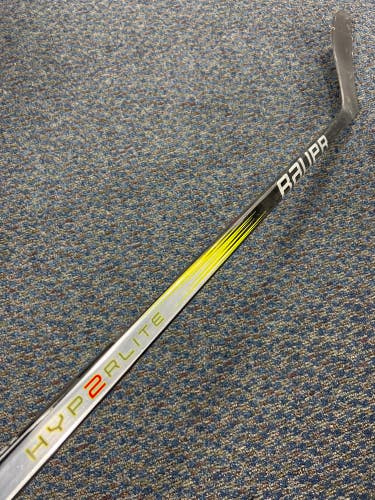 Junior Bauer Vapor Hyperlite 2 Hockey Stick Left Handed (Used)