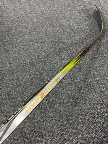 Youth Bauer Vapor Hyperlite 2 Hockey Stick Right Hand P92 (Used)