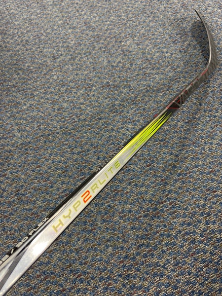 Youth Bauer Vapor Hyperlite 2 Hockey Stick Right Hand P92 (Used)