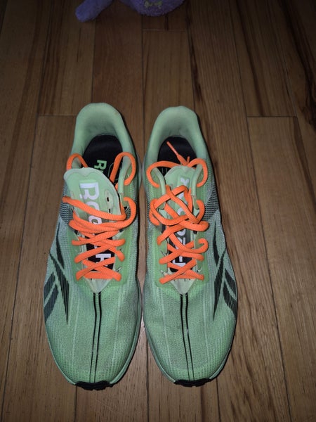 Use like new Green Unisex Size M 9.0 (W 10.0) Reebok Shoes (Used)