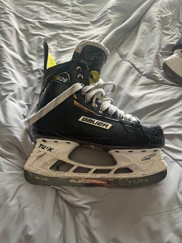 Bauer Supreme S29 Hockey Skates Size 6.5 (Used)