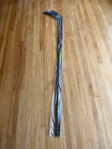 **BRAND NEW**Bauer Vapor Hyperlite 2 Right Handed Hockey Stick P92 (New)