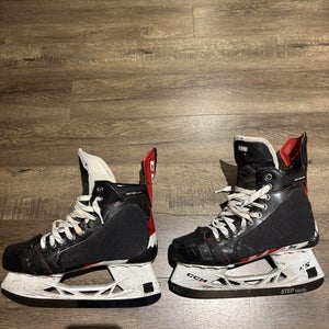 CCM JetSpeed FT4 Pro Hockey Skates Regular Width Pro Stock 8 (Used)