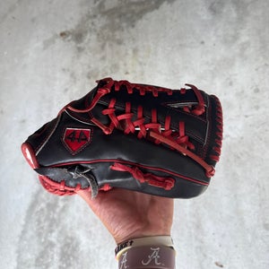44 PRO. Sig series Glove. OF/P Glove. 12”. Former Alabama Baseball Commit’s Glove.