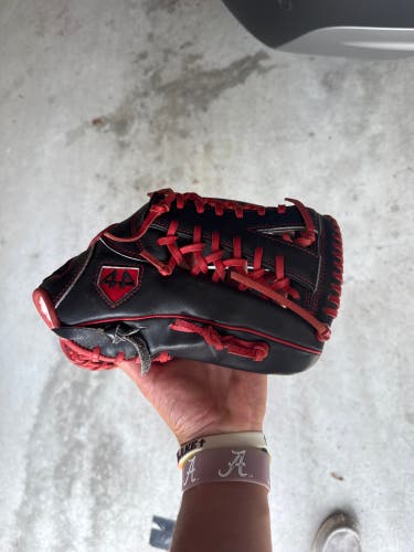 44 PRO. Sig series Glove. OF/P Glove. 12”. Former Alabama Baseball Commit’s Glove.