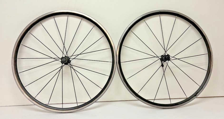Forte Titan 20/16-Bladed Spoke Lightweight Black Aluminum 700C Road Wheelset