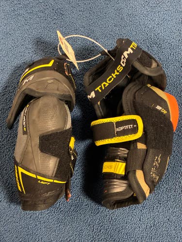 Junior Large CCM Tacks AS-V Pro Elbow Pads (Used)