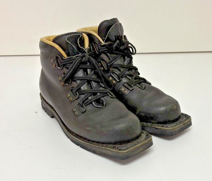 Merrell Padded Black Leather 3-Pin 75mm Telemark/Cross Country Ski Boots 7-1/2 W