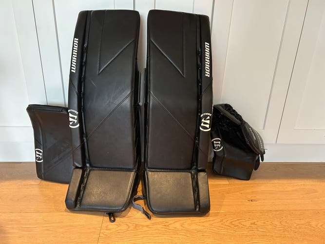 30"  2023 Warrior Ritual G6 E+ Goalie Leg Pads (Used)