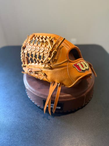 RARE Wilson Staff Japan LHT Outfield Glove