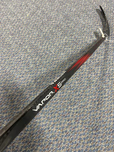 Intermediate Bauer Vapor X5 Pro Hockey Stick Right Handed P28 (Used)