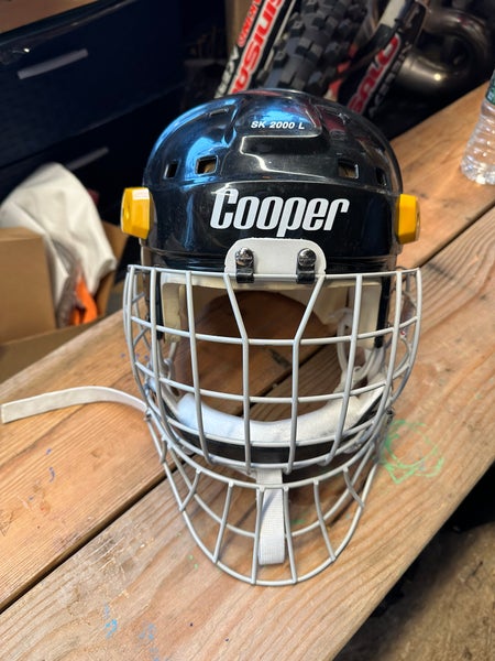 Cooper goalie helmet