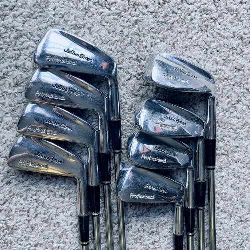 Wilson Julius Boros Mens Right Handed Golf Club Iron Set 3-9+PW