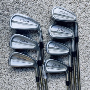 Titleist CB 714 Forged Mens Right Handed Golf Club Iron Set 4-9+PW