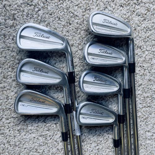 Titleist CB 714 Forged Mens Right Handed Golf Club Iron Set 4-9+PW