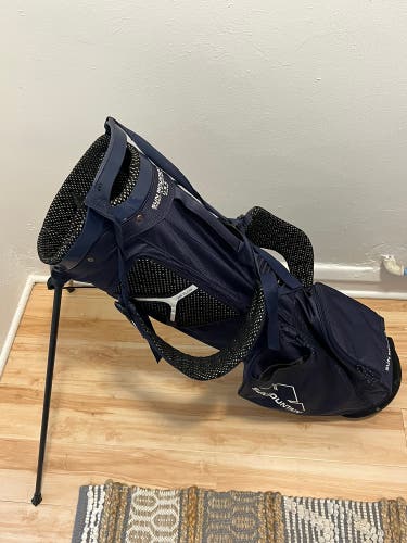 Sun Mountain 2.5+ Golf Stand Bag(Barely Used!)