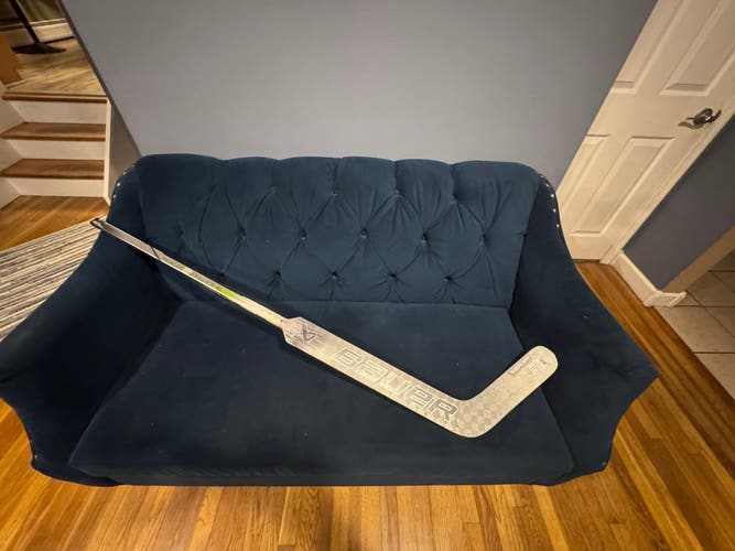 Intermediate Bauer Hyperlite 2 Regular Goalie Stick 23" Paddle (Used)