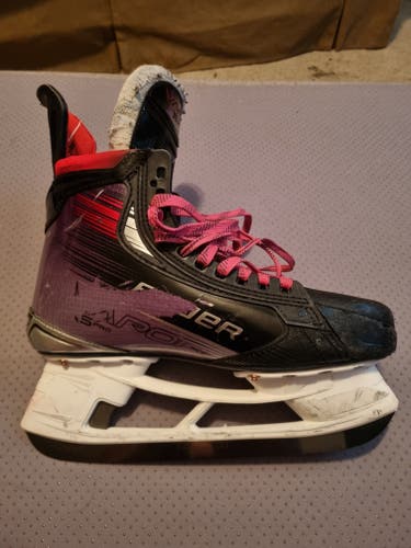 Bauer Vapor X5 Pro Hockey Skates 9 (Used)