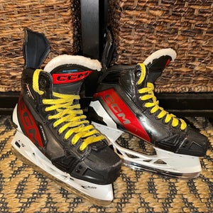 2024 CCM JetSpeed FT 680 Hockey Skates Regular Width 6.5 (Used)