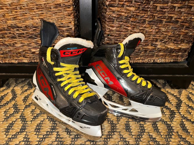 2024 CCM JetSpeed FT 680 Hockey Skates Regular Width 6.5 (Used)