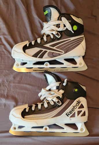 Reebok 6K Hockey Goalie Skates Regular Width 9 (Used)