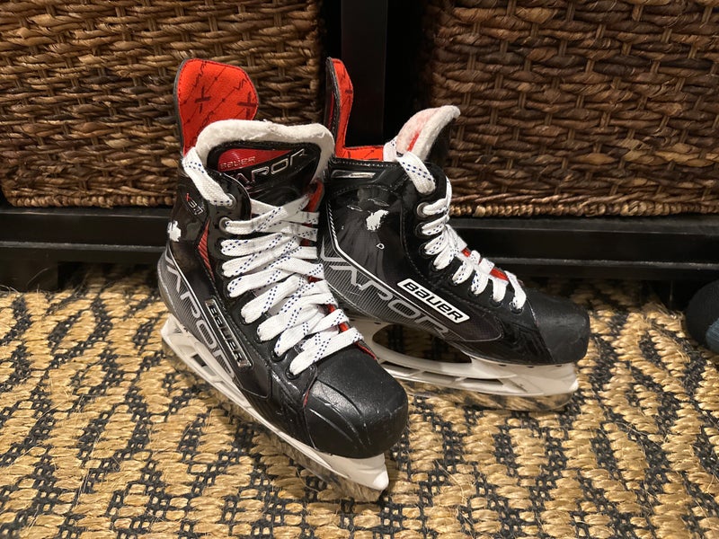 2023 Bauer Vapor X Hockey Skates Regular Width Size 5.5 (Used)