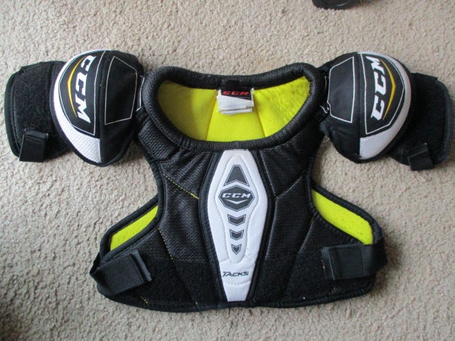 YT Large Junior CCM Shoulder Pads (Used)