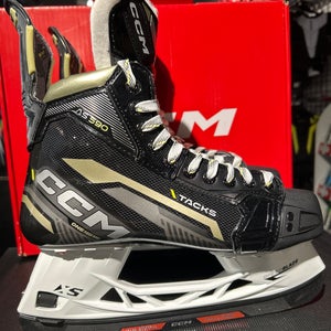CCM Tacks AS-590 Hockey Skates Regular Width 7.5 (New)