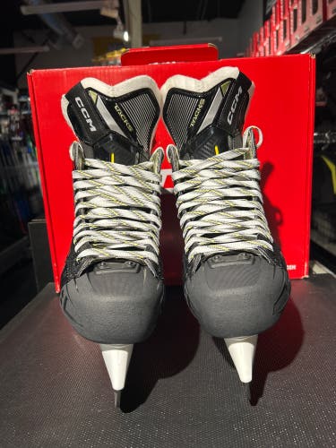 CCM Tacks AS-590 Hockey Skates Regular Width 9 (New)