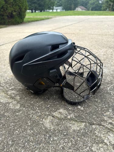 Easton E700FM Hockey Helmet With Cage