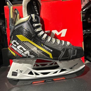 CCM AS-V Pro Hockey Skates Regular Width 7.5 (New)