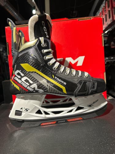 CCM AS-V Pro Hockey Skates Regular Width 10 (New)