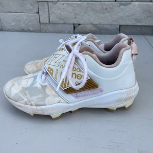 White Kid's Size M 4.5 (W 5.5) Youth New Balance Lindor1 Low Top Footwear Molded Cleats (Used)