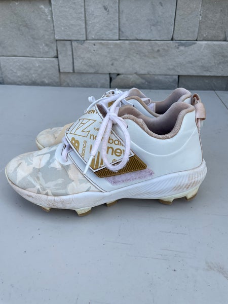White Kid's Size M 4.5 (W 5.5) Youth New Balance Lindor1 Low Top Footwear Molded Cleats (Used)