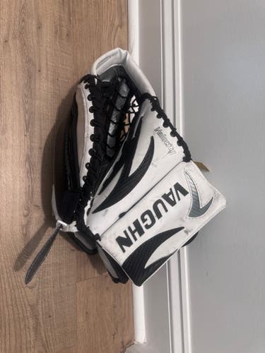 Vaughn Velocity Junior Goalie Glove (Full Right)