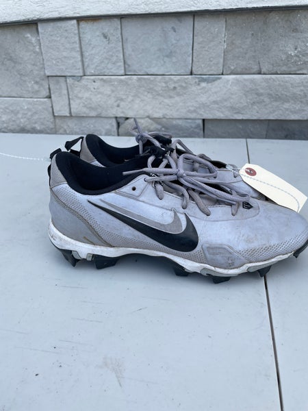 Gray Kid's Size M 7.5 (W 8.5) Youth Nike Trout Low Top Footwear Molded Cleats (Used)