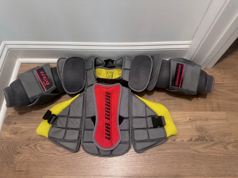 Warrior Ritual G4 Goalie Chest Protector Small/Medium