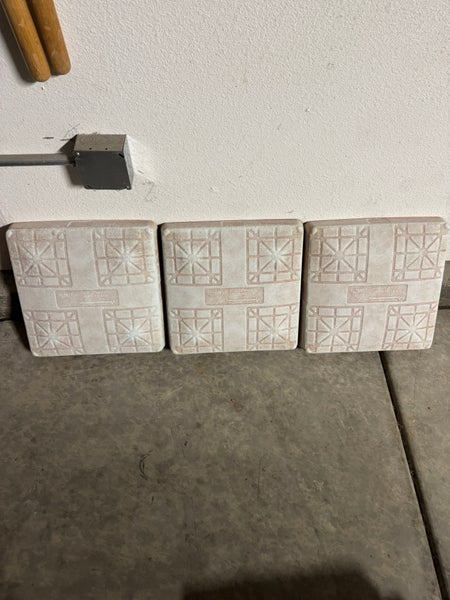 Schutt Hollywood Kwik-Release bases