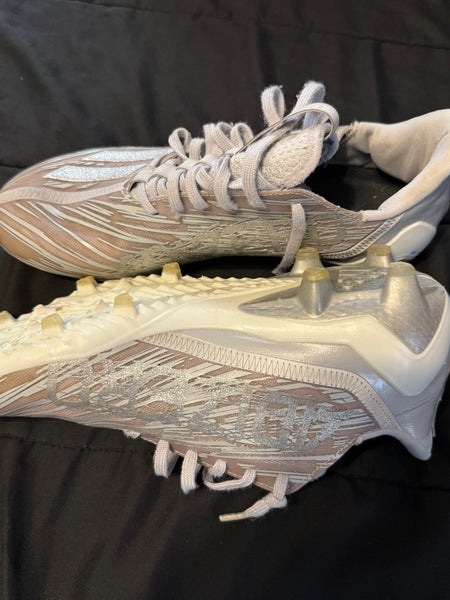 Silver Men's Adult Size M 10.0 (W 11.0) Adidas Molded Cleats Cleats (Used)
