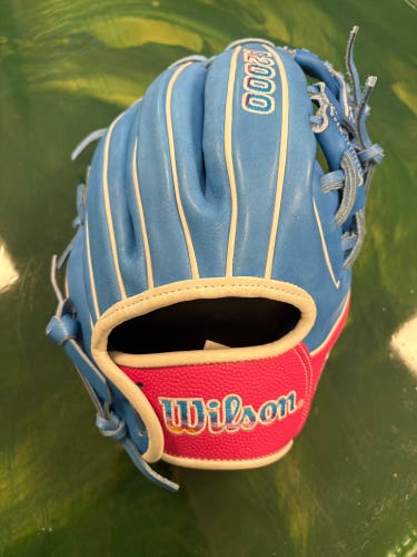 2024 Wilson RH Infield A2000 Baseball Glove 11.5" (New)