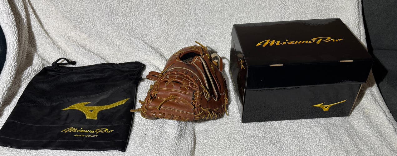 Mizuno RH Catcher's Pro Limited Edition Baseball Glove 33.5" (Used)