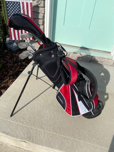 Maxfli rev 2 junior golf set