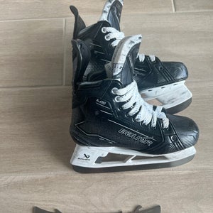 Bauer hockey skates size 4 w/ Extra Steel
