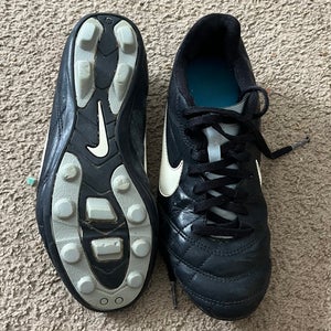 Black Kids 4Y (Big Kids / Youth) Nike Cleats (Used)