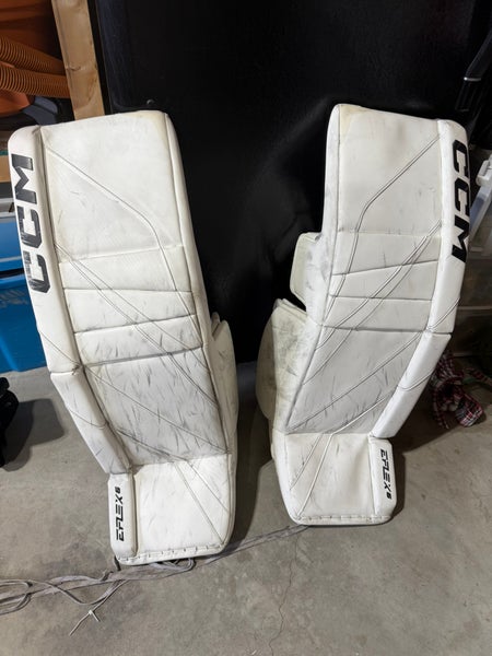 35" 2022  CCM Eflex 6 Goalie Leg Pads (Used)