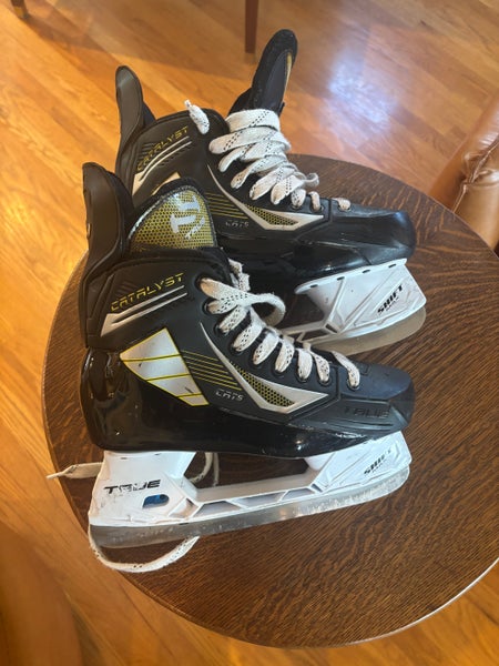 2024 True Catalyst Hockey Skates Narrow Width 6.5 (Used)