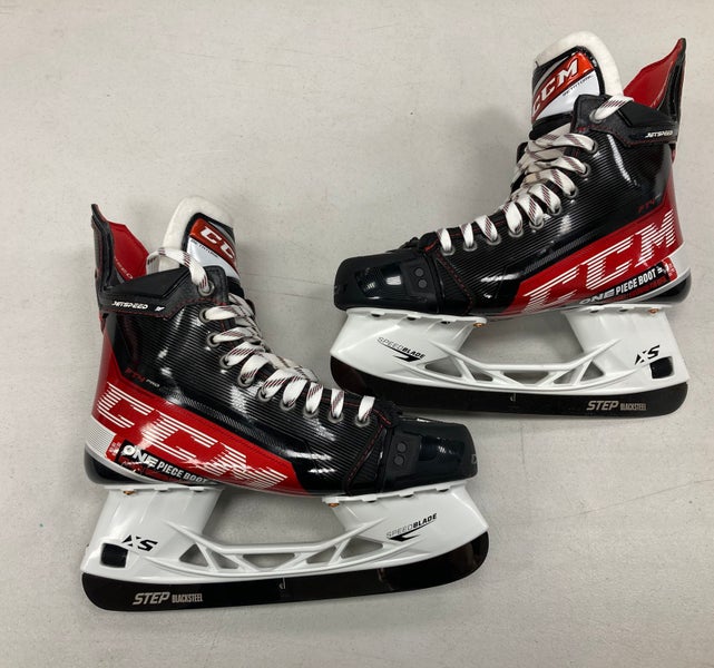 NEW Senior CCM JetSpeed FT4 Pro Hockey Skates Size 8.5