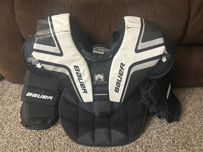 Used Junior Large Bauer Shoulder Pads