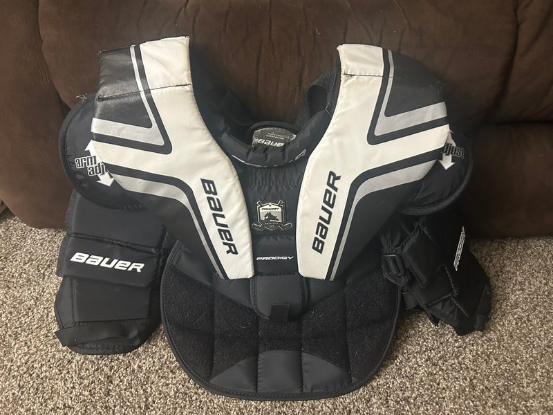Used Junior Large Bauer Shoulder Pads