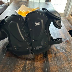 Youth Medium Xenith Flyte Shoulder Pads (New)